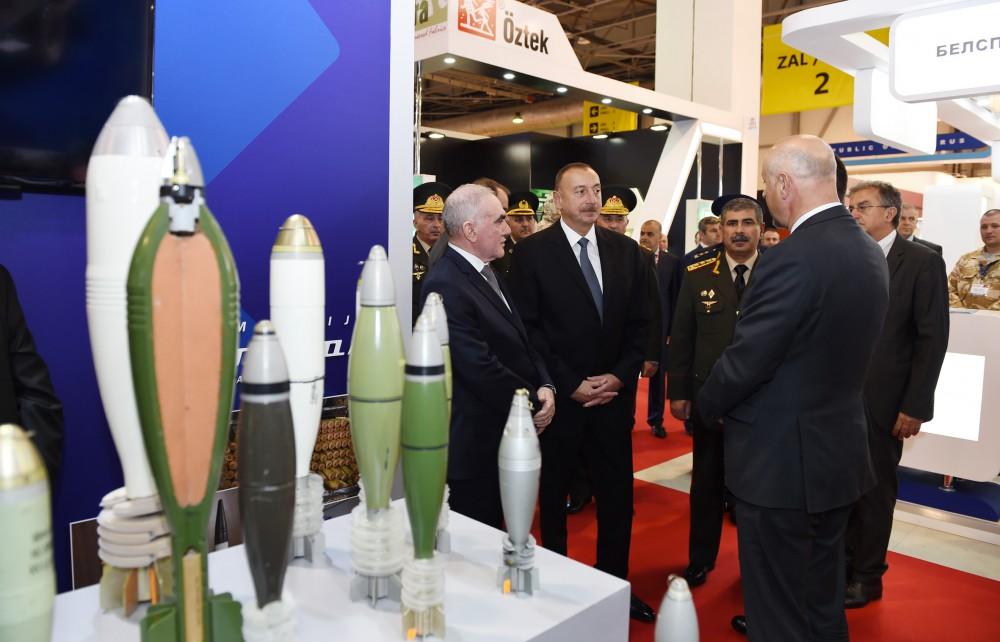 Prezident İlham Əliyev “ADEX 2016” II Azərbaycan Beynəlxalq müdafiə sərgisi ilə tanış olub (YENİLƏNİB) (FOTO)