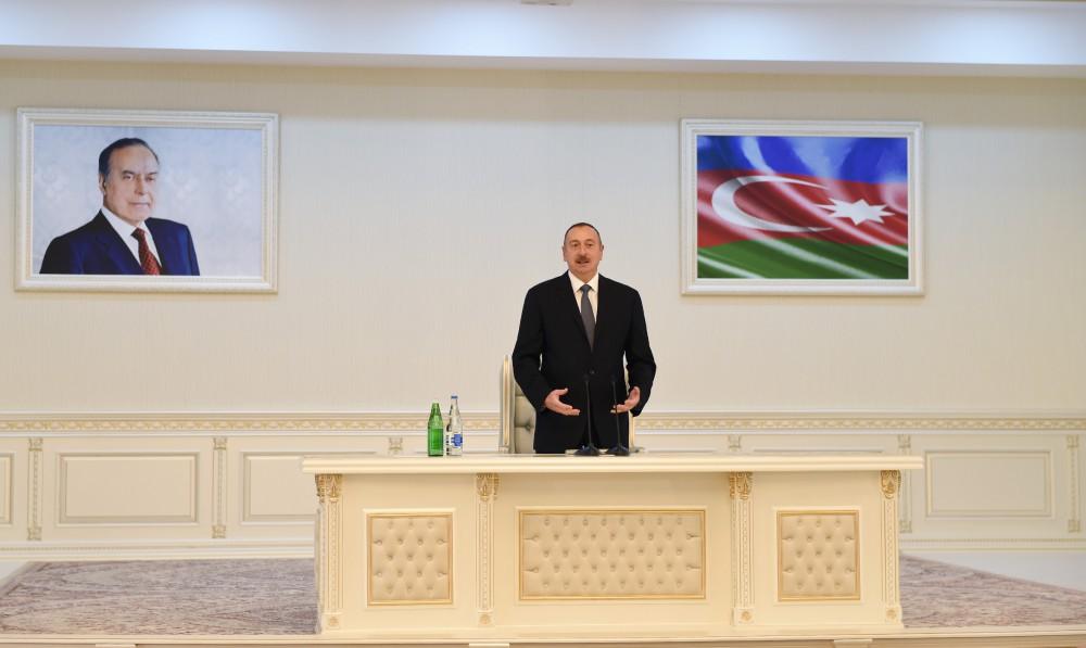 Prezident İlham Əliyev Sumqayıtda Heydər Əliyev Mərkəzinin binasının açılışında iştirak edib (FOTO) (YENİLƏNİB 2)