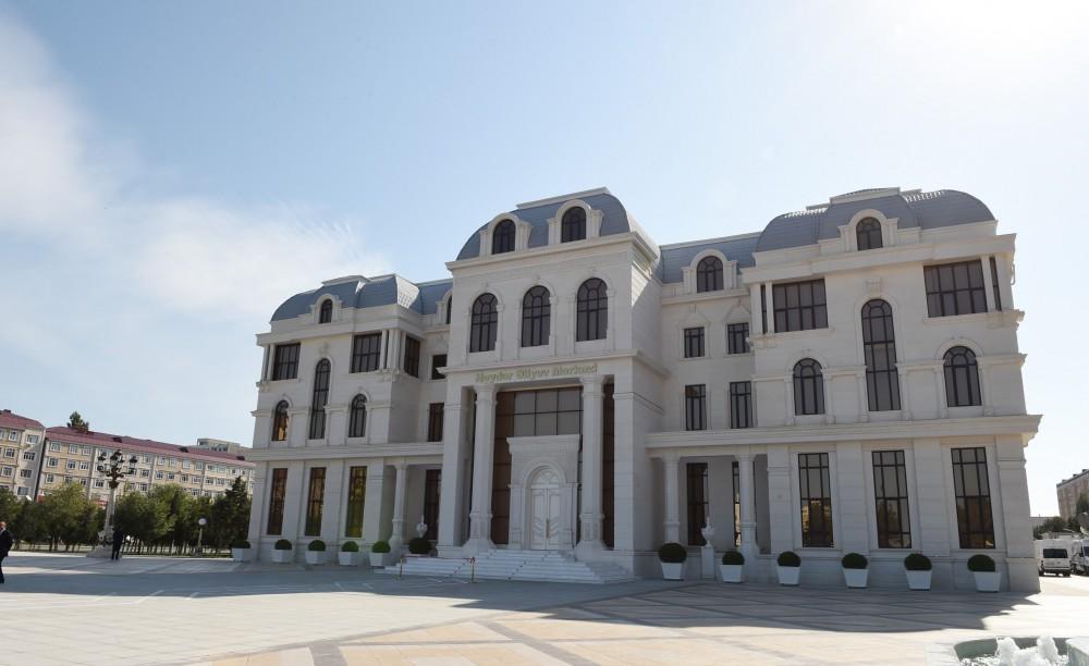 Prezident İlham Əliyev Sumqayıtda Heydər Əliyev Mərkəzinin binasının açılışında iştirak edib (FOTO) (YENİLƏNİB 2)