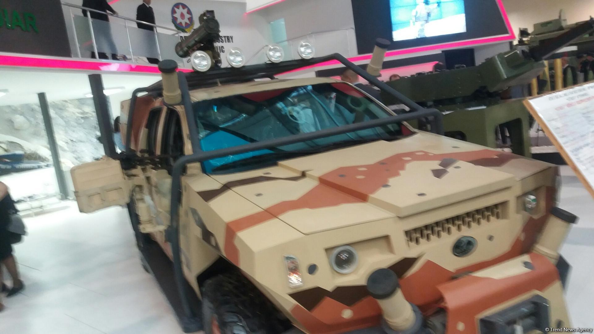 Azərbaycanın "Gürzə" zirehli avtomobilinin yeni modeli nümayiş olunur (FOTO)