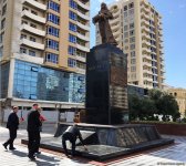 Avstraliya parlamentinin nümayəndə heyəti Xocalı soyqırımı qurbanlarının xatirəsini anıb (FOTO)