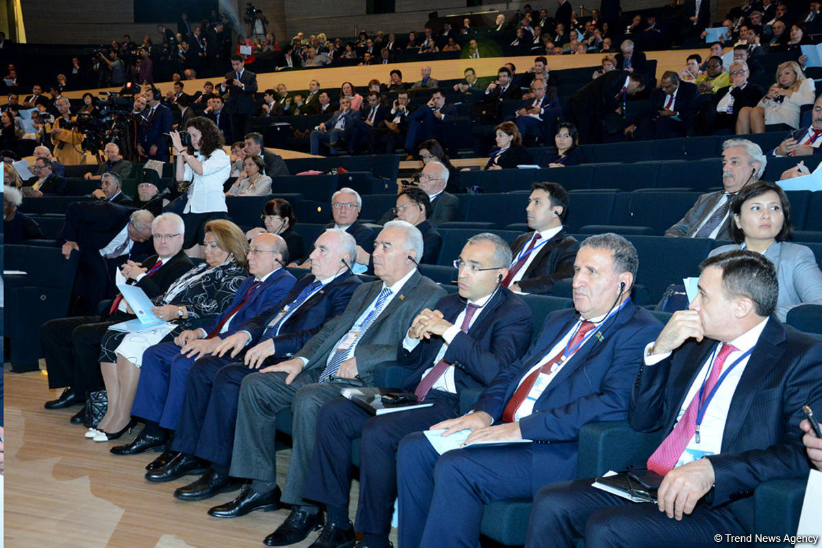 V Bakı Beynəlxalq Humanitar Forumu FOTOLARDA