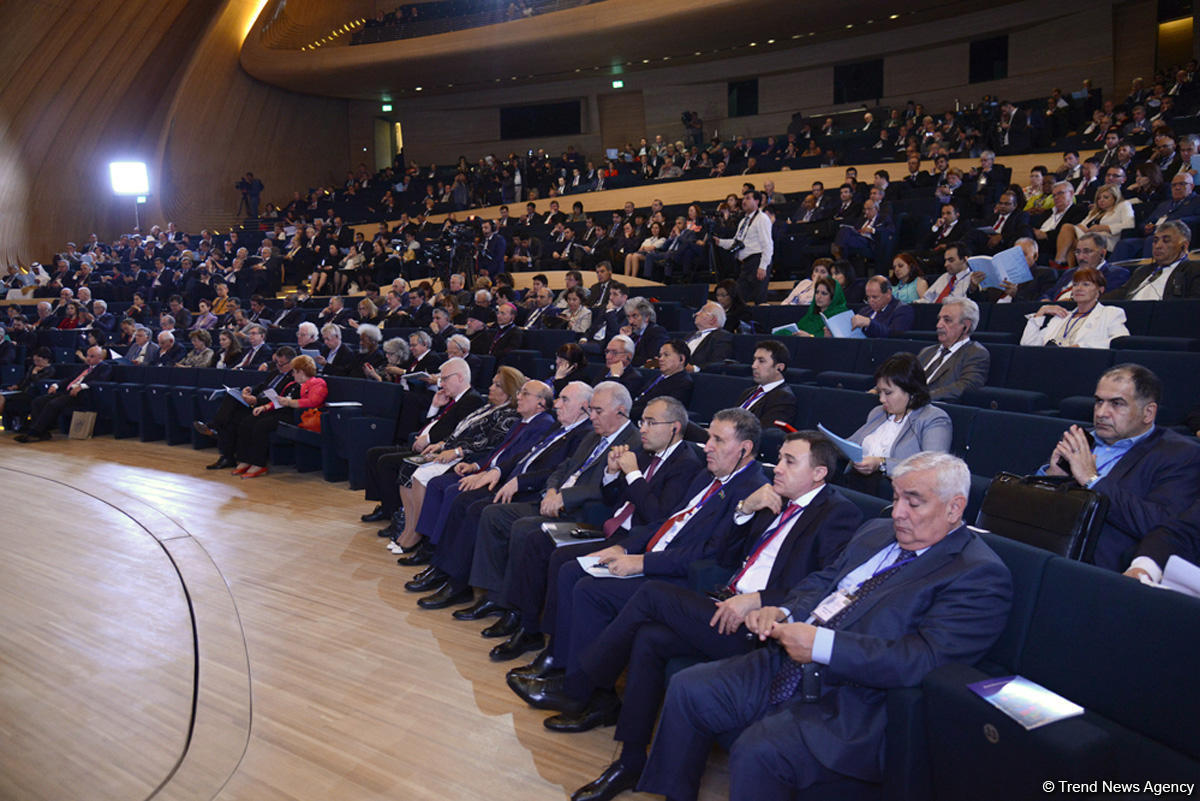 V Bakı Beynəlxalq Humanitar Forumu FOTOLARDA