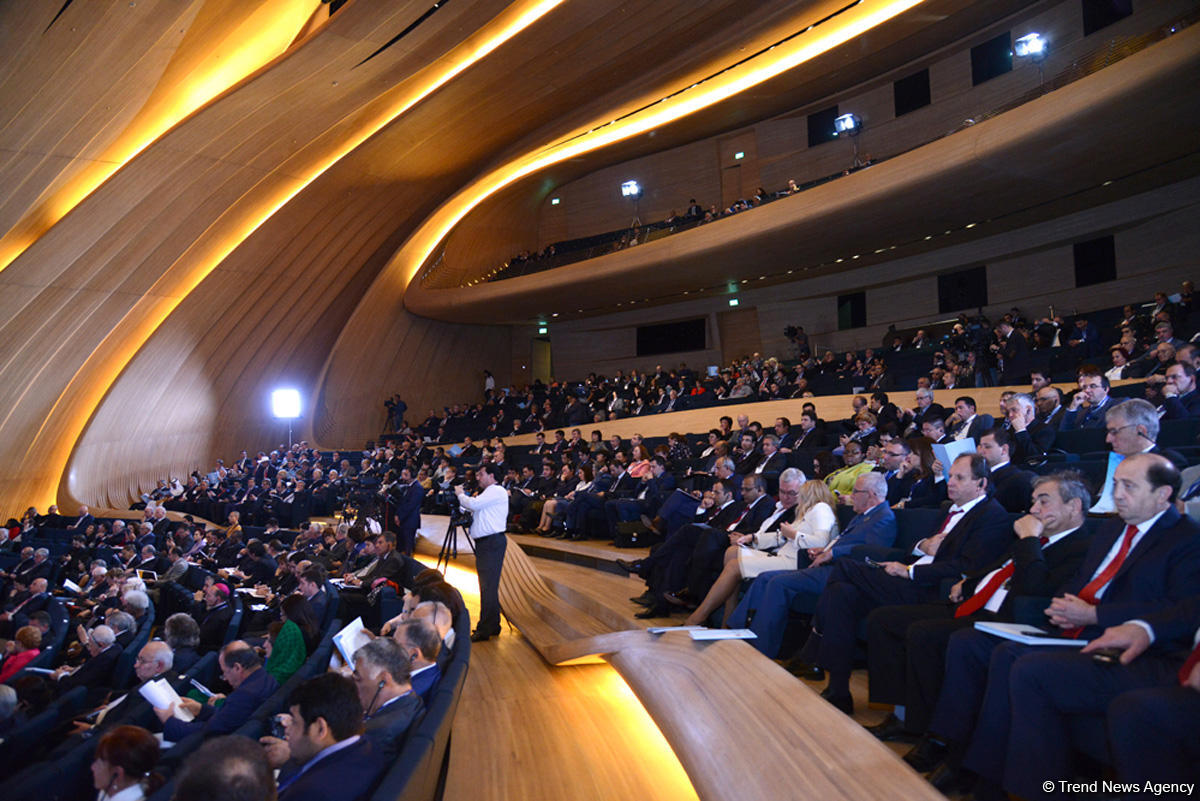 V Bakı Beynəlxalq Humanitar Forumu FOTOLARDA