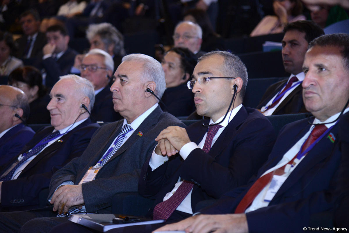 V Bakı Beynəlxalq Humanitar Forumu FOTOLARDA