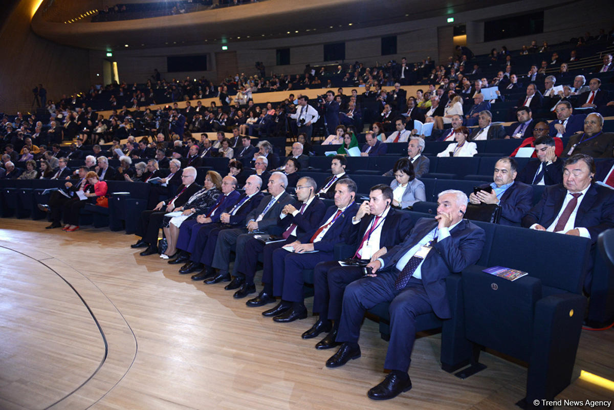 V Bakı Beynəlxalq Humanitar Forumu FOTOLARDA