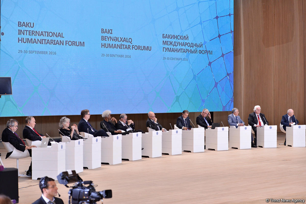 V Bakı Beynəlxalq Humanitar Forumu FOTOLARDA