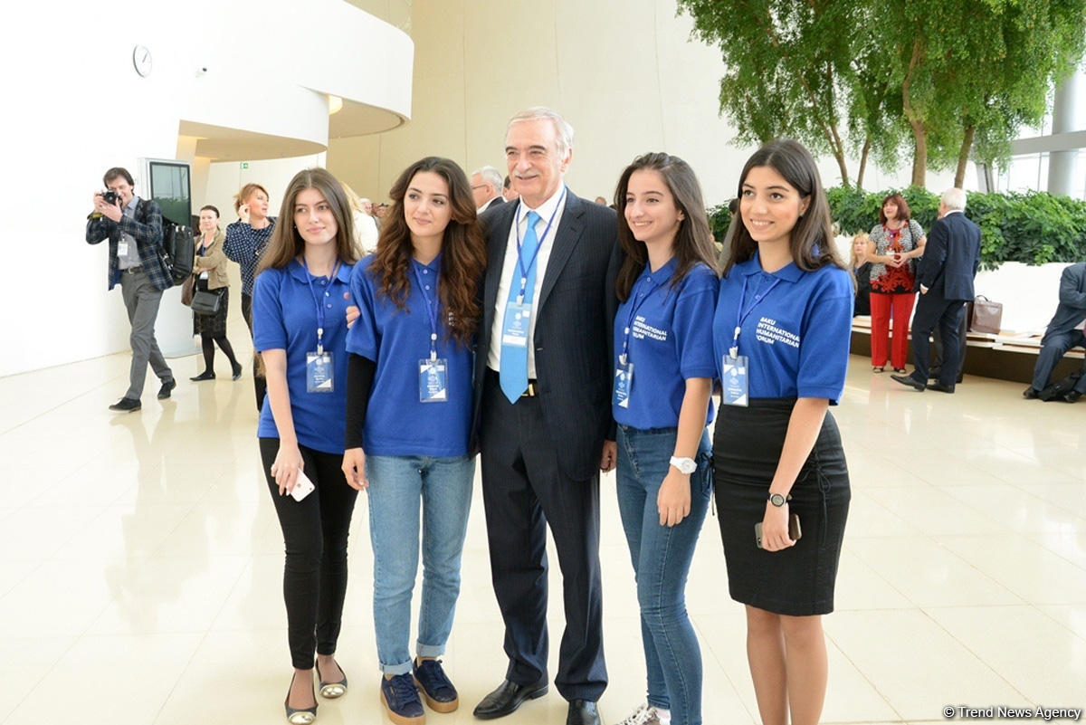 V Bakı Beynəlxalq Humanitar Forumu FOTOLARDA