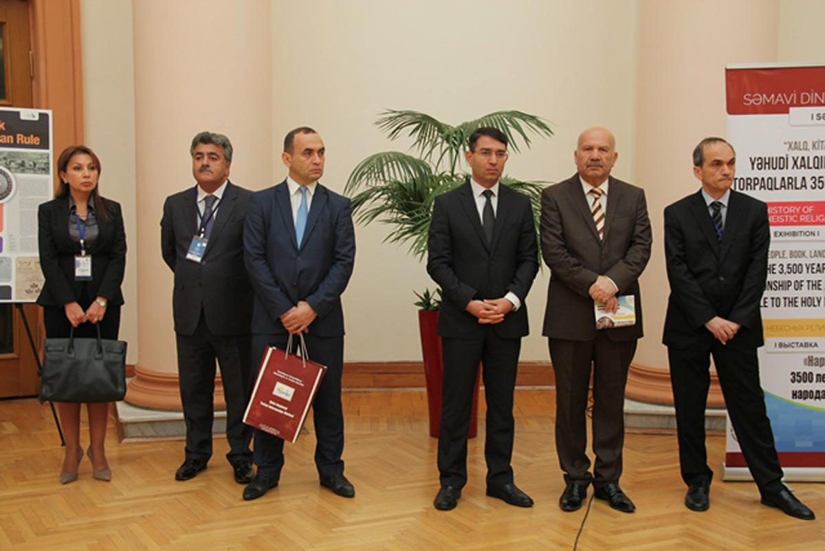 “Səmavi dinlərin tarixi”nin ilk sərgisi keçirilib (FOTO)