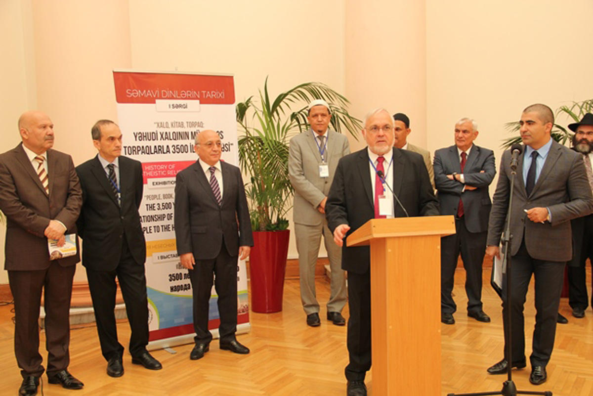 “Səmavi dinlərin tarixi”nin ilk sərgisi keçirilib (FOTO)