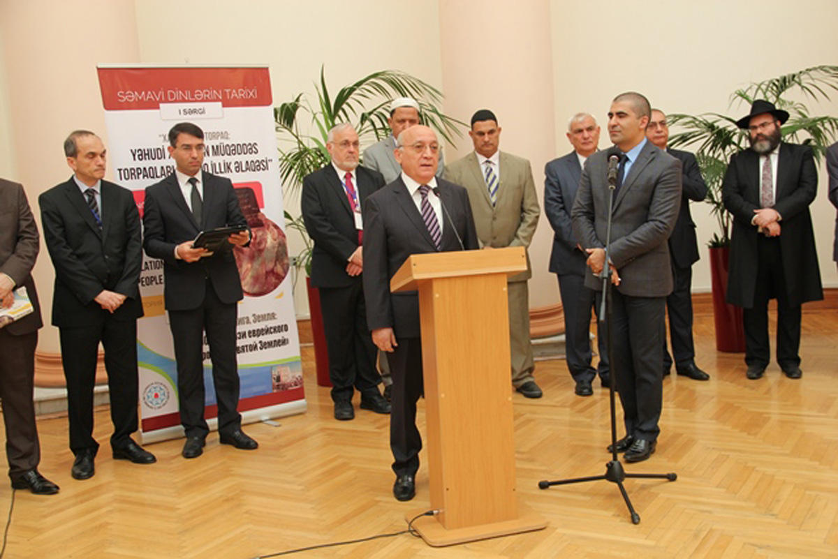 “Səmavi dinlərin tarixi”nin ilk sərgisi keçirilib (FOTO)