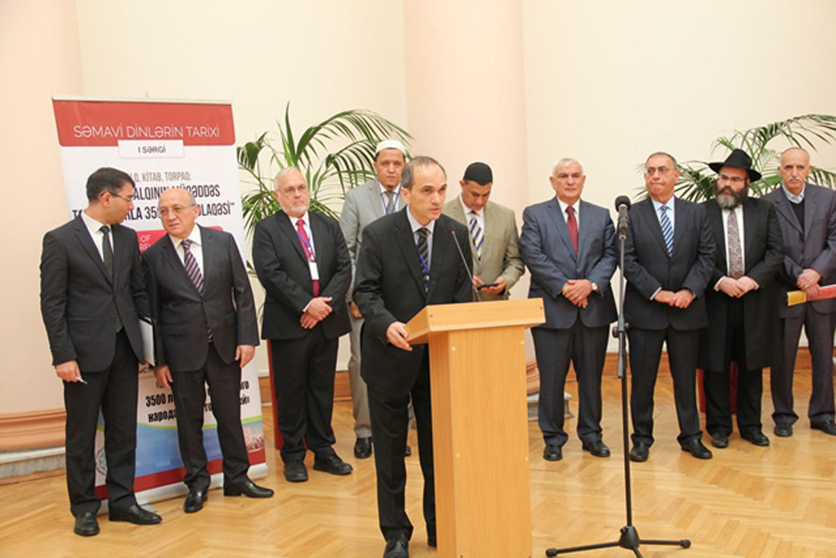 “Səmavi dinlərin tarixi”nin ilk sərgisi keçirilib (FOTO)