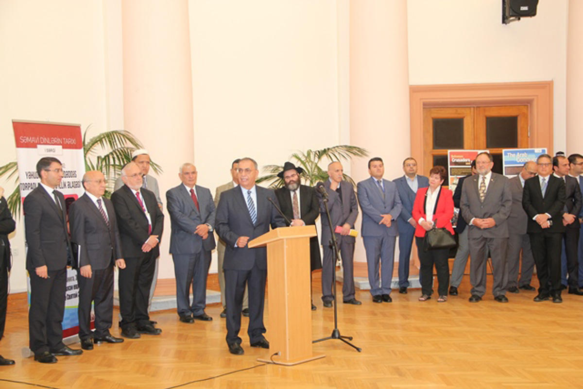 “Səmavi dinlərin tarixi”nin ilk sərgisi keçirilib (FOTO)