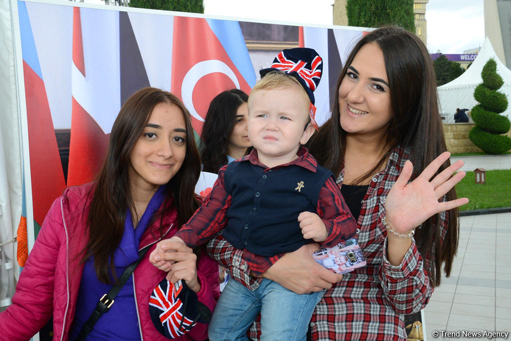 Bakıda "Avropa şəhərciyi" açıldı (FOTO)