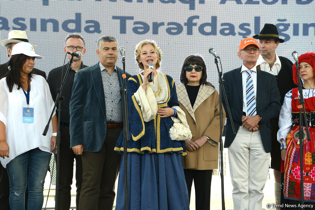 Bakıda "Avropa şəhərciyi" açıldı (FOTO)