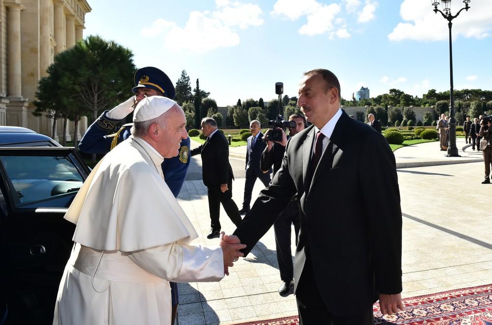 Roma Papası Fransiskin rəsmi qarşılanma mərasimi olub (YENİLƏNİB) (FOTO)