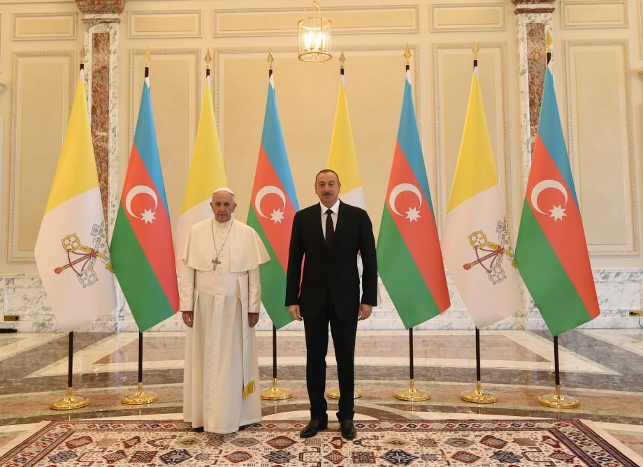 Roma Papası Fransiskin rəsmi qarşılanma mərasimi olub (YENİLƏNİB) (FOTO)