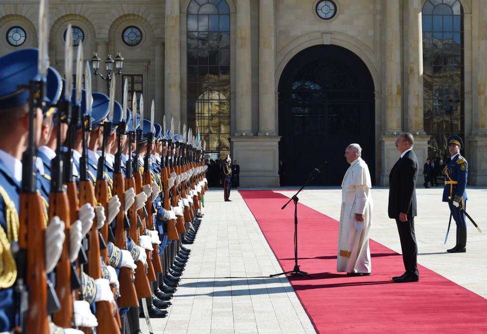 Roma Papası Fransiskin rəsmi qarşılanma mərasimi olub (YENİLƏNİB) (FOTO)