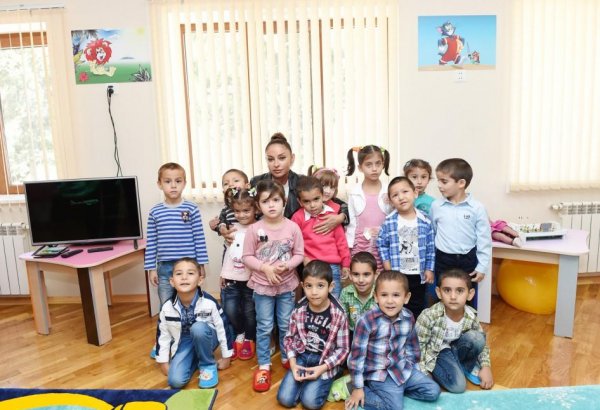 Mehriban Əliyeva Bakıda 3 nömrəli uşaq evində əsaslı təmirdən sonra yaradılan şəraitlə tanış olub (FOTO)