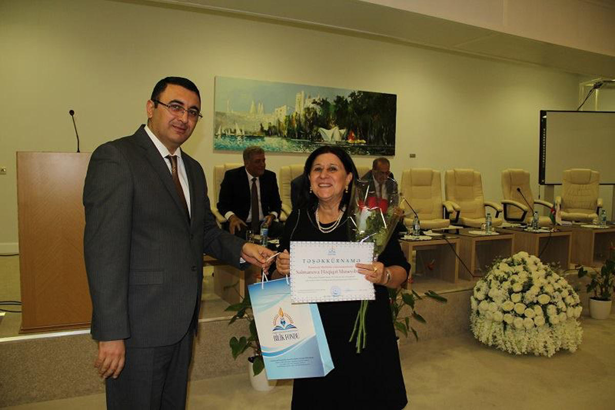 Bilik Fondu AMEA ilə birgə müəllimləri təbrik edib (FOTO)