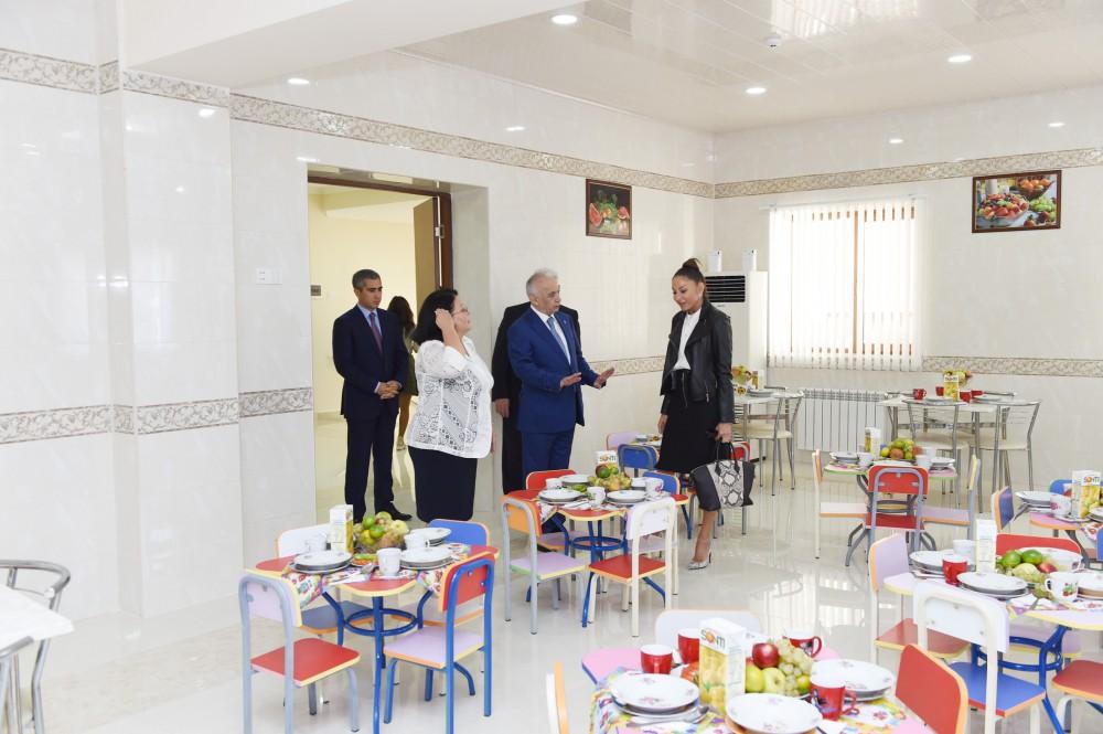Mehriban Əliyeva Bakıda 3 nömrəli uşaq evində əsaslı təmirdən sonra yaradılan şəraitlə tanış olub (FOTO)