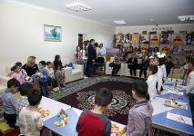 Heydər Əliyev Fondunun vitse-prezidenti Leyla Əliyeva sağlamlıq imkanları məhdud uşaqlar üçün sosial xidmət müəssisəsi və uşaq evlərində olub (FOTO)