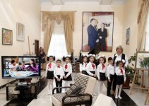 Heydər Əliyev Fondunun vitse-prezidenti Leyla Əliyeva sağlamlıq imkanları məhdud uşaqlar üçün sosial xidmət müəssisəsi və uşaq evlərində olub (FOTO)