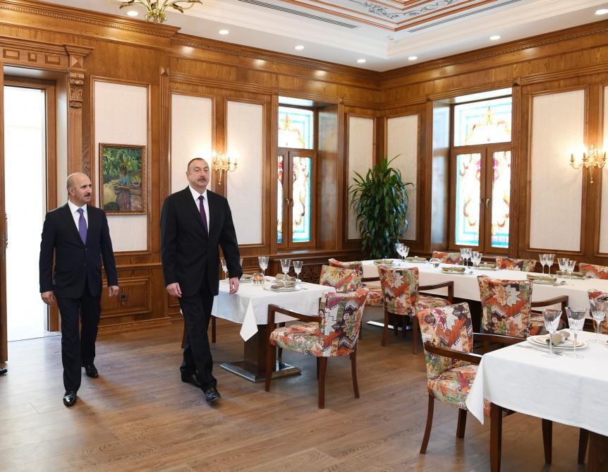 Prezident İlham Əliyev və xanımı Nəsimi rayonunda yeni “Qızılgül bağı” parkında yaradılan şəraitlə tanış olub (FOTO)