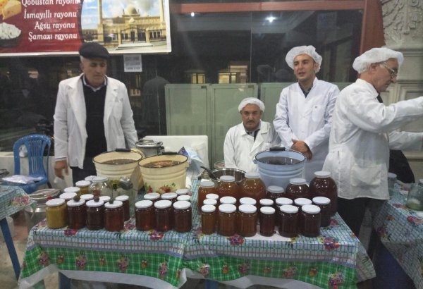 Bakıda bal yarmarkası - bu dəfə daha az məhsul var (FOTO)