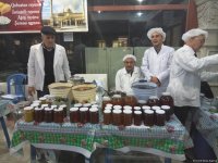 Bakıda bal yarmarkası - bu dəfə daha az məhsul var (FOTO)