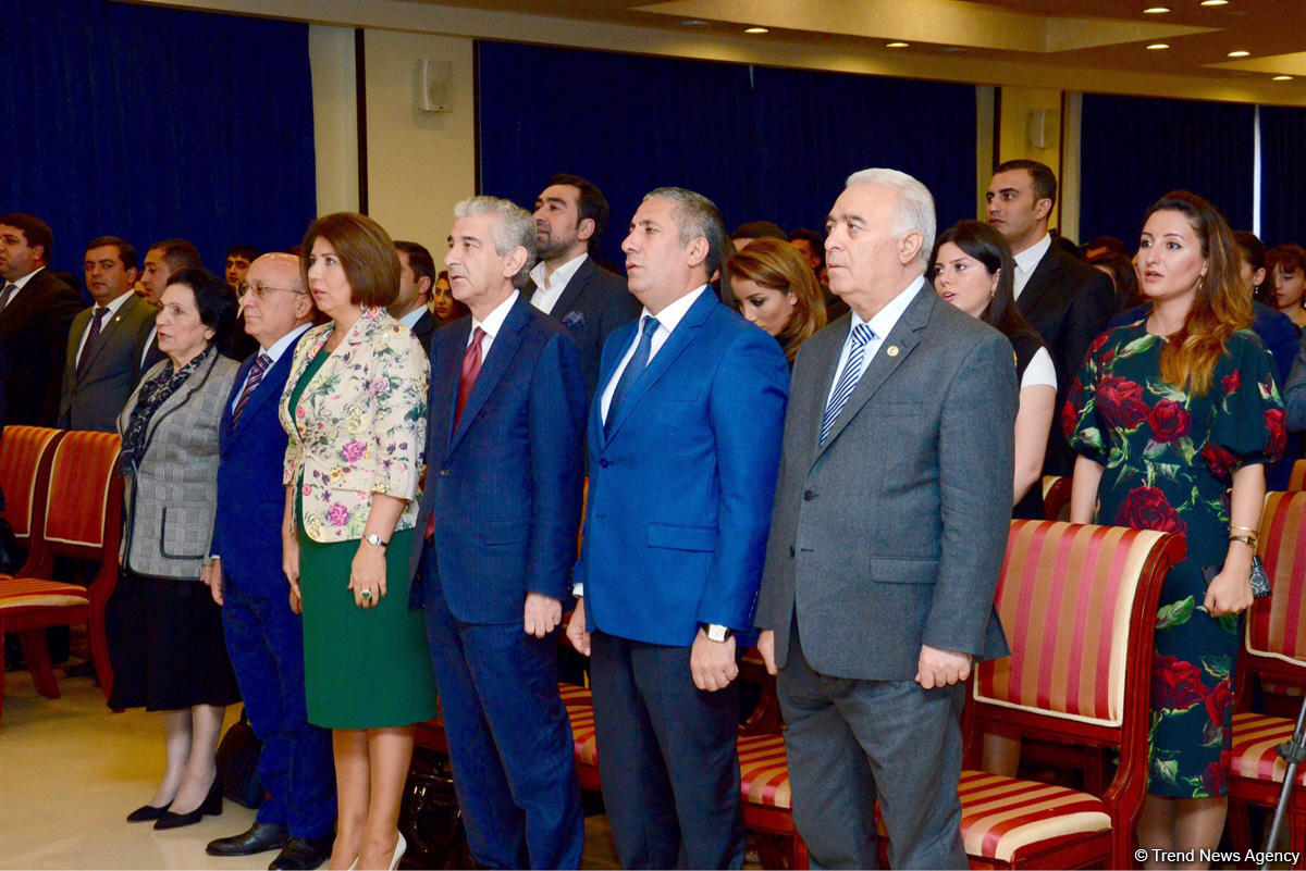 Bakıda "Müstəqilliyin 25 ili: Müstəqilliyin yaşıdları" mövzusunda konfrans keçirilib (FOTO)