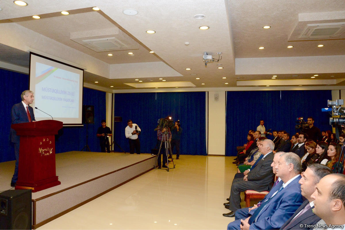 Bakıda "Müstəqilliyin 25 ili: Müstəqilliyin yaşıdları" mövzusunda konfrans keçirilib (FOTO)