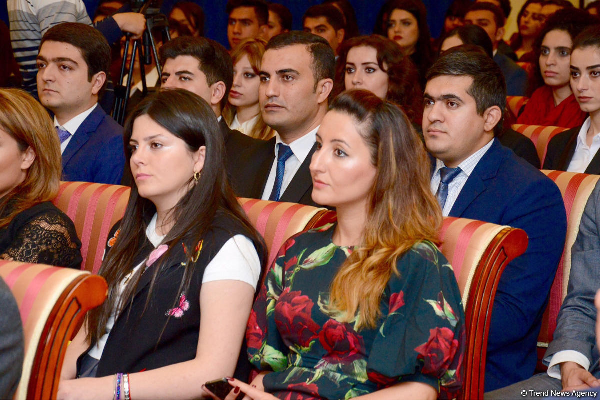 Bakıda "Müstəqilliyin 25 ili: Müstəqilliyin yaşıdları" mövzusunda konfrans keçirilib (FOTO)