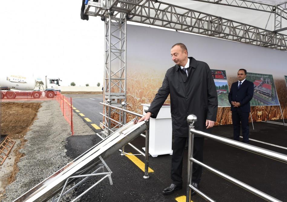 Ağstafa taxıl və un məmulatları istehsalı kombinatının taxıl anbarının təməli qoyuldu (FOTO)