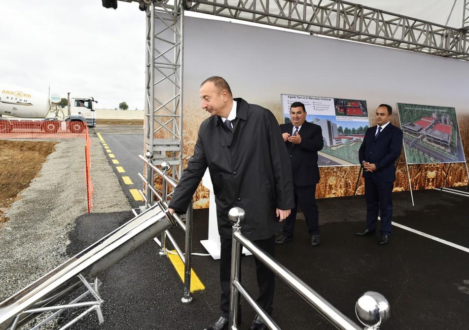 Ağstafa taxıl və un məmulatları istehsalı kombinatının taxıl anbarının təməli qoyuldu (FOTO)