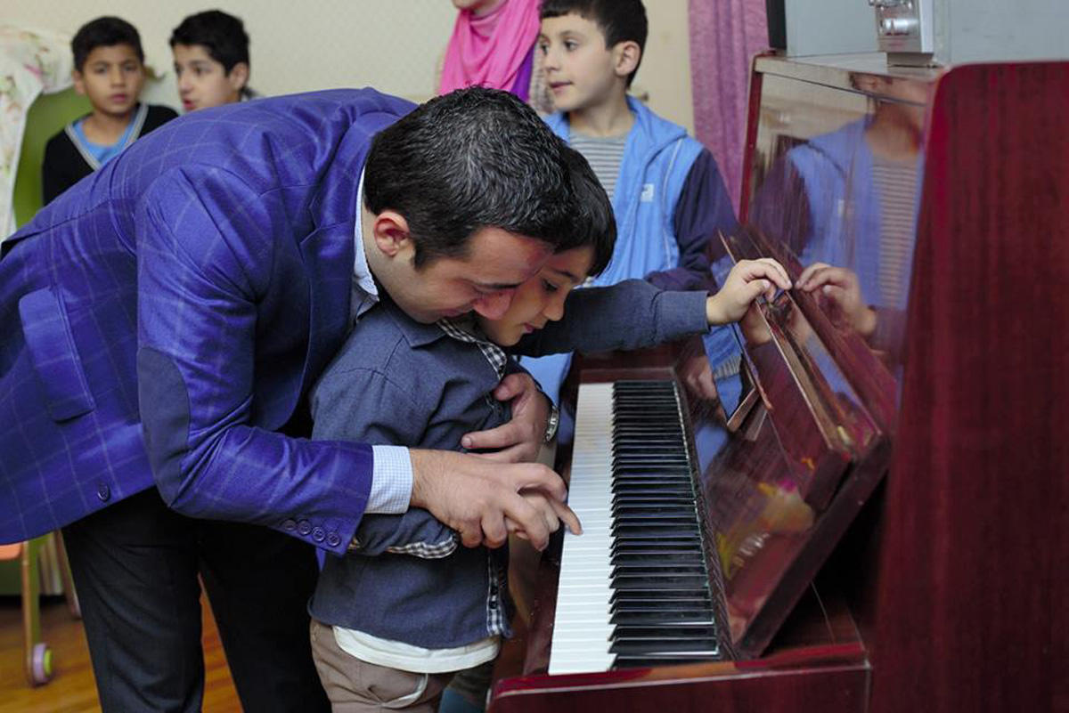 Azərbaycan idmançıları uşaqları sevindirdilər (FOTO)
