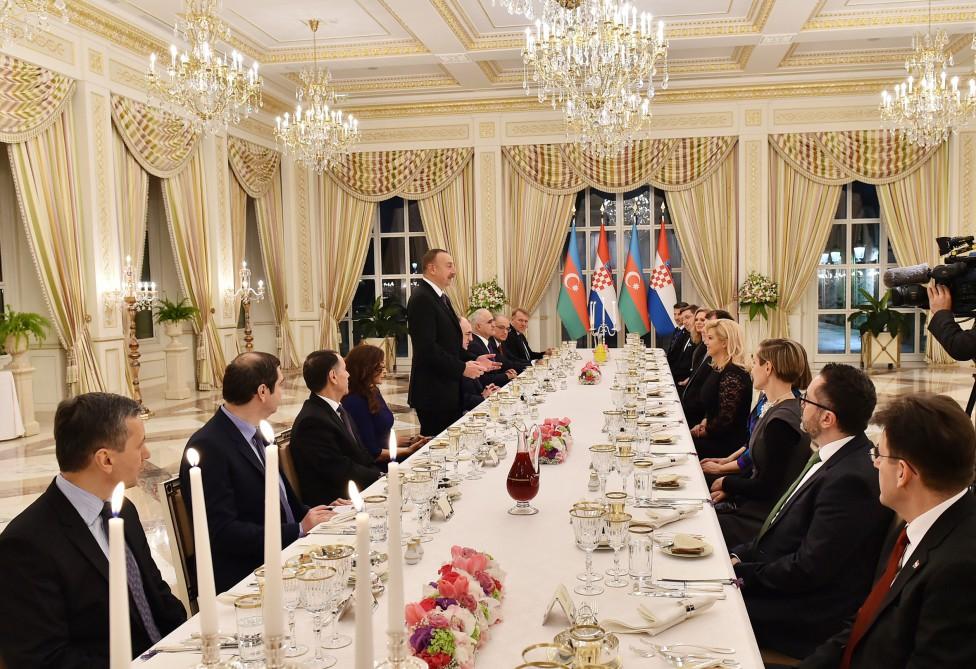 Prezident İlham Əliyev: Azərbaycanın təbii qaz ehtiyatları ən azı 100 il ərzində bizim və istehlakçılar üçün kifayət edəcək