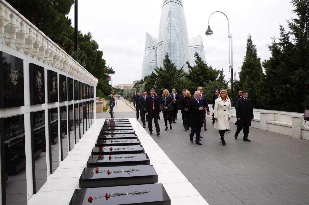 Xorvatiya Prezidenti Şəhidlər xiyabanını ziyarət edib  (FOTO)