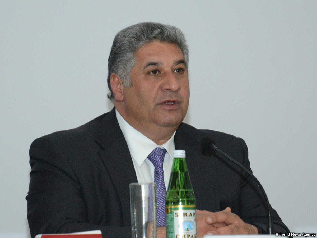 Azad Rəhimov Kazana gedib