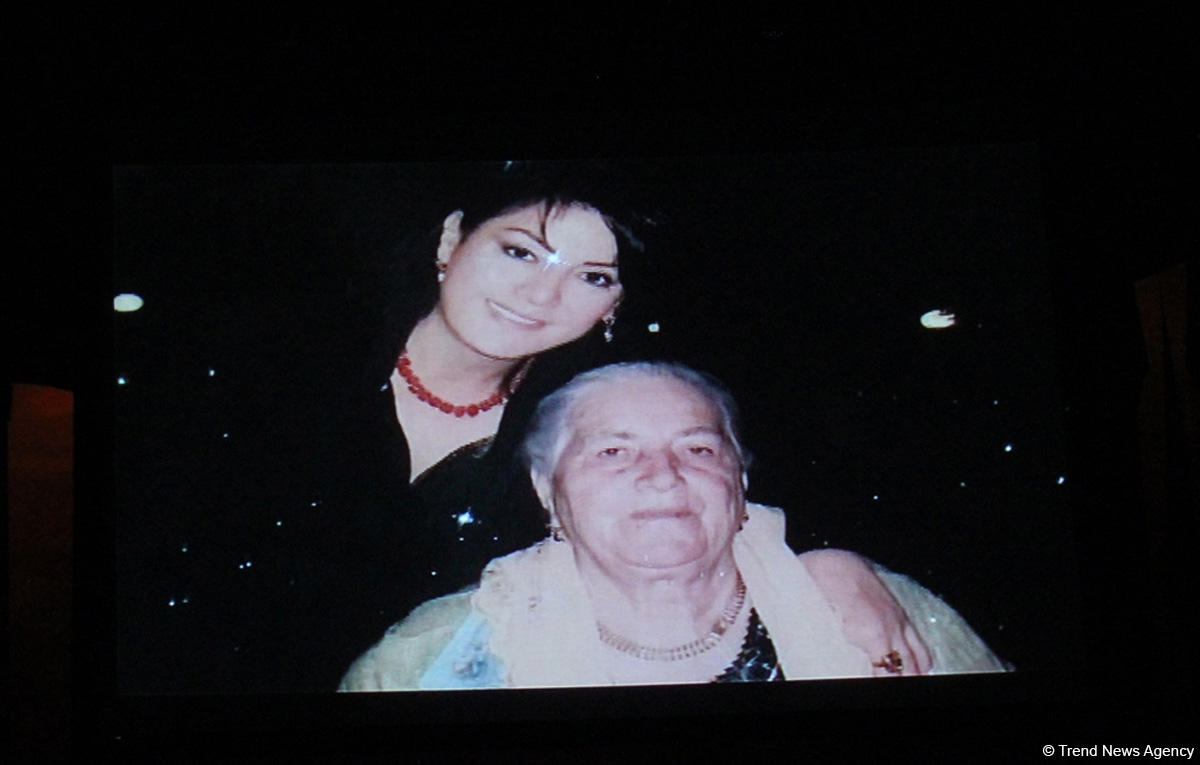 Gülüstan Əliyevanın 20 illik yaradıcılığı qeyd edilib (FOTO)
