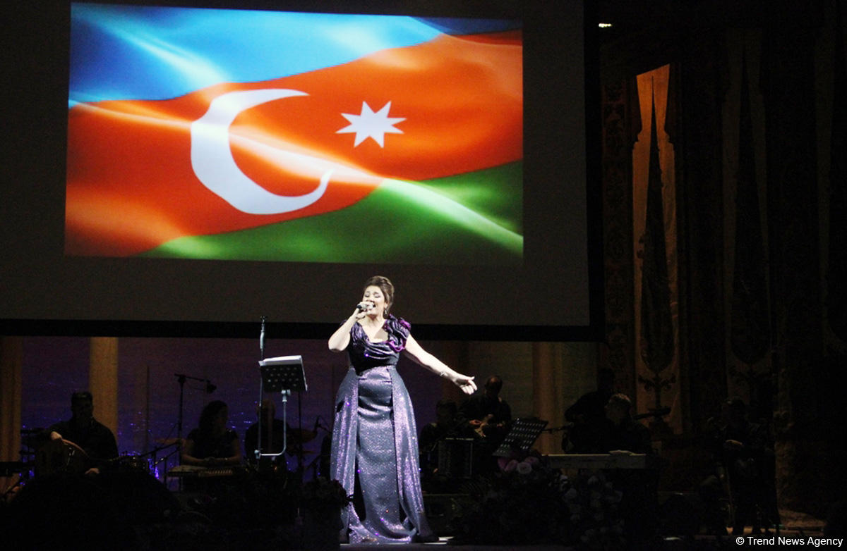 Gülüstan Əliyevanın 20 illik yaradıcılığı qeyd edilib (FOTO)