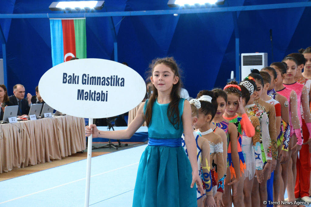 Bakıda akrobatika gimnastikası üzrə çempionat başlayıb (FOTO)