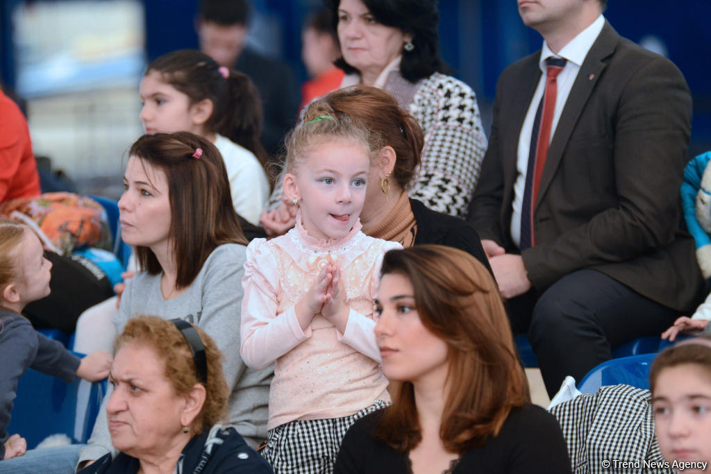 Bakıda akrobatika gimnastikası üzrə çempionat başlayıb (FOTO)