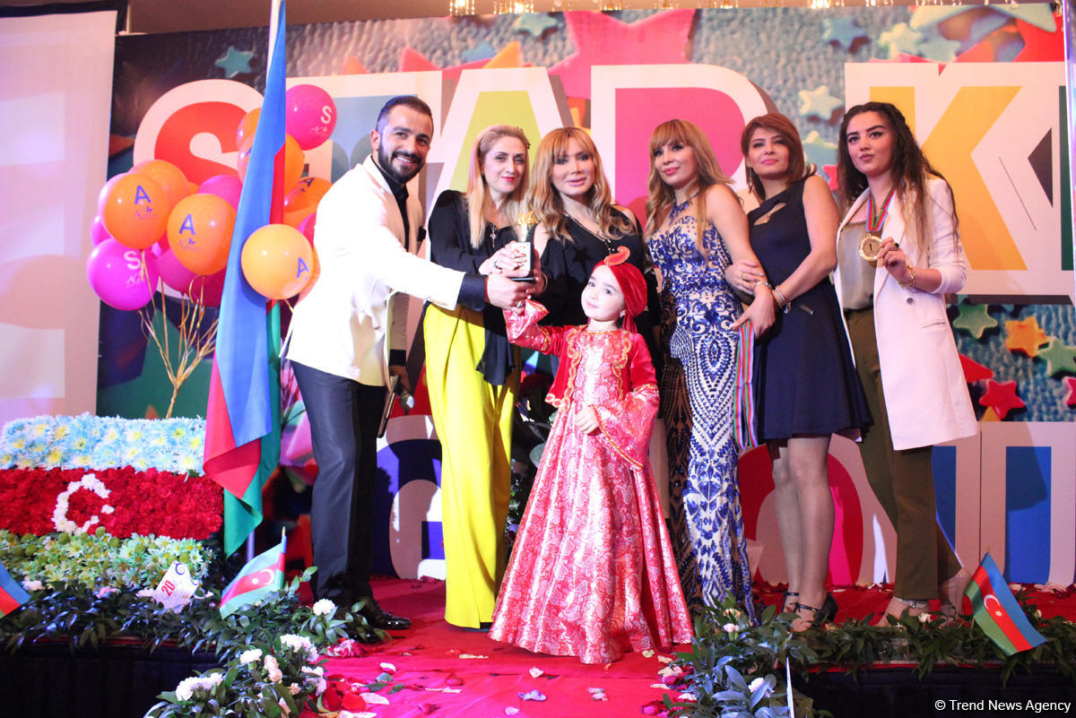 Bakıda Bayraq Gününə həsr olunmuş moda şousu keçirilib (FOTO)