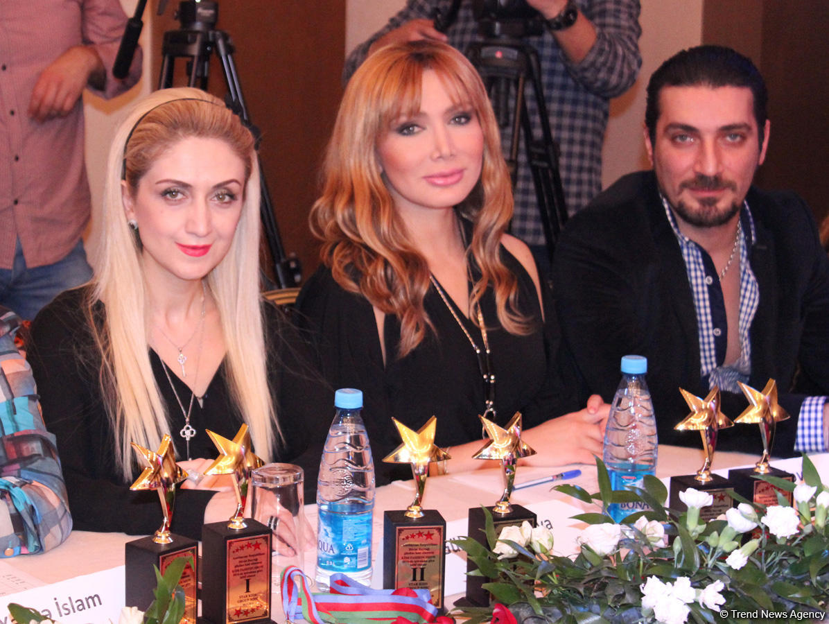 Bakıda Bayraq Gününə həsr olunmuş moda şousu keçirilib (FOTO)