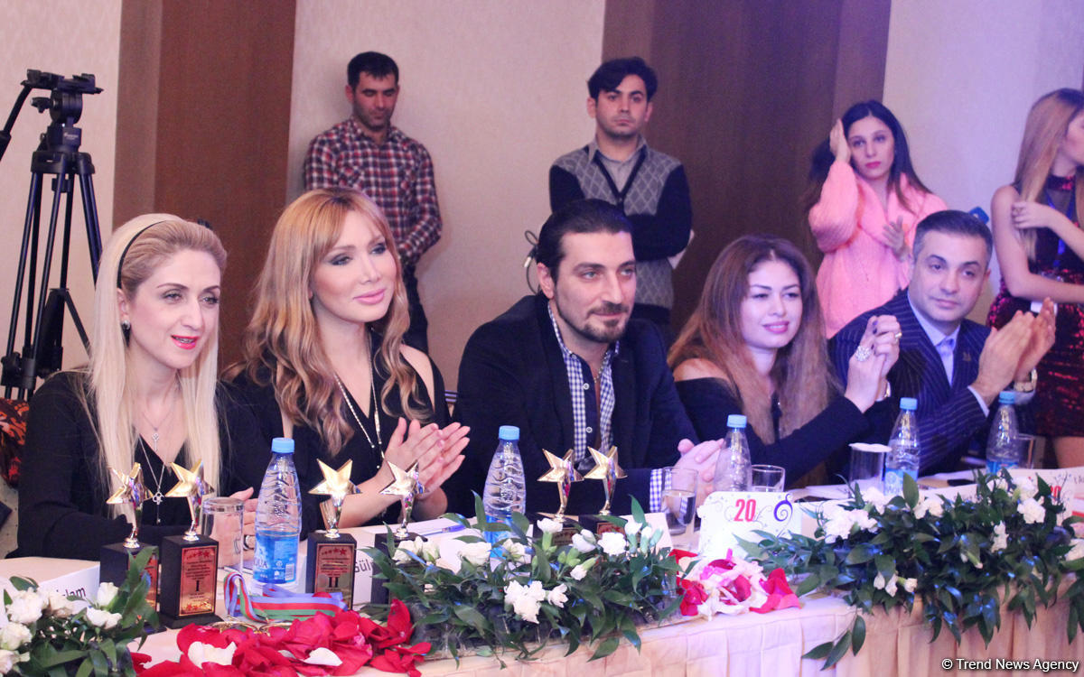 Bakıda Bayraq Gününə həsr olunmuş moda şousu keçirilib (FOTO)