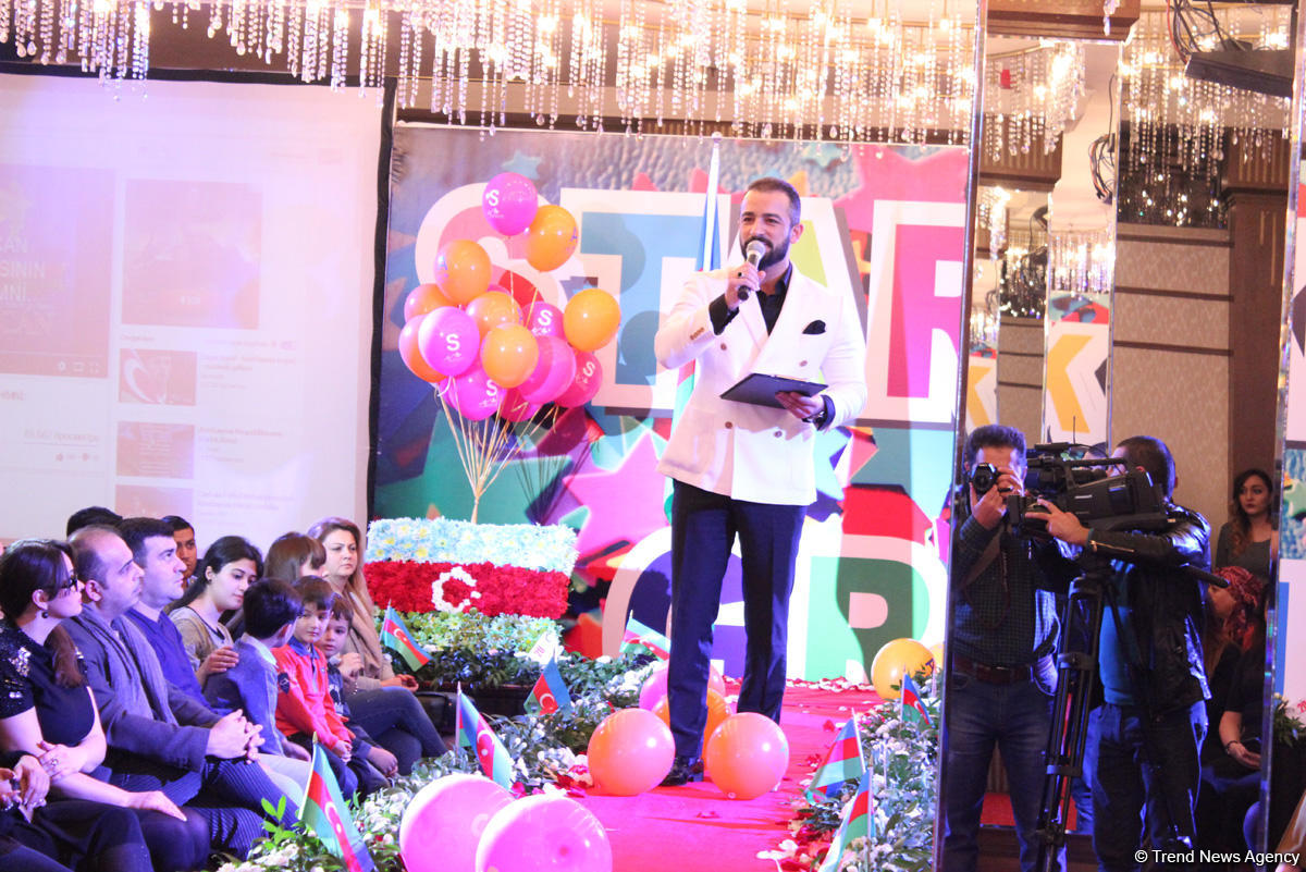 Bakıda Bayraq Gününə həsr olunmuş moda şousu keçirilib (FOTO)