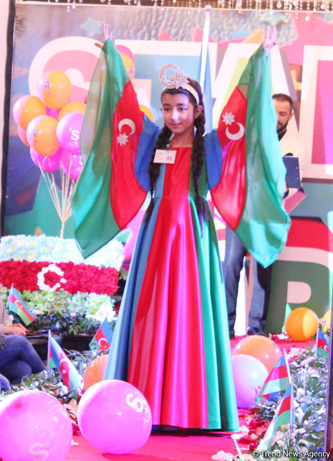 Bakıda Bayraq Gününə həsr olunmuş moda şousu keçirilib (FOTO)