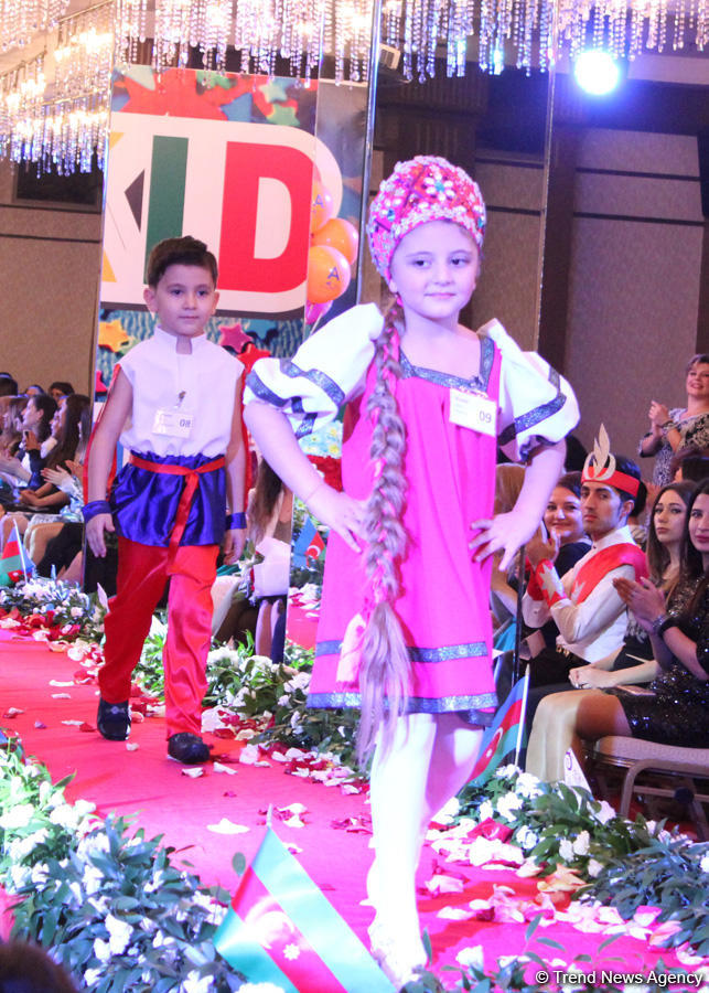 Bakıda Bayraq Gününə həsr olunmuş moda şousu keçirilib (FOTO)