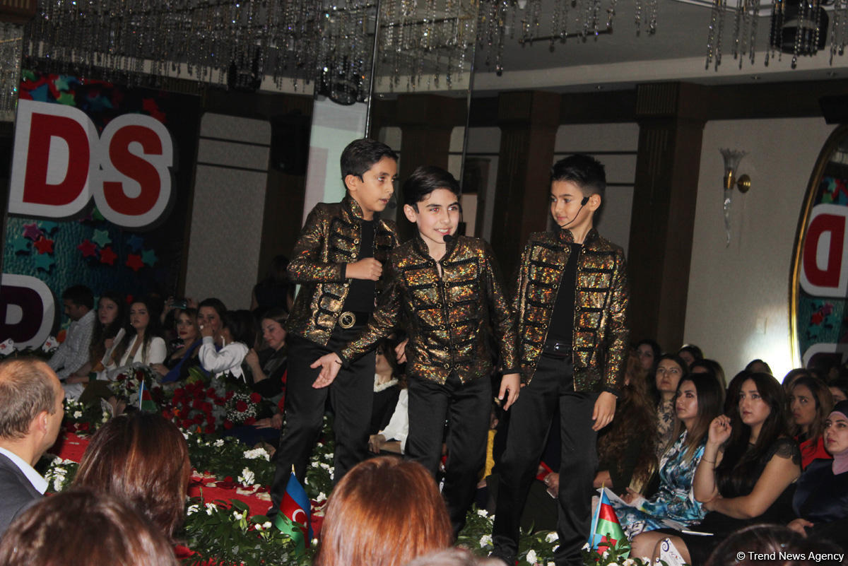 Bakıda Bayraq Gününə həsr olunmuş moda şousu keçirilib (FOTO)
